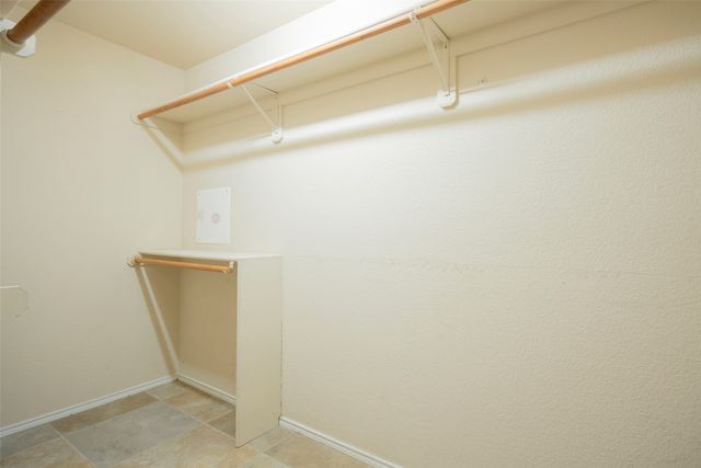 908 Chestnut Avenue, Burleson, TX 76028