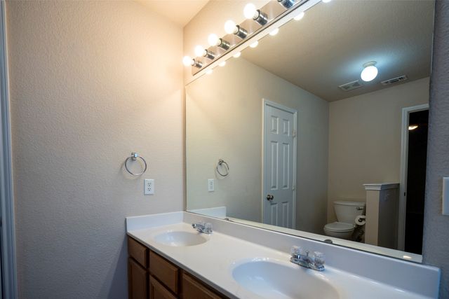 908 Chestnut Avenue, Burleson, TX 76028