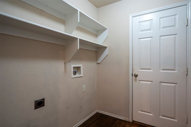 908 Chestnut Avenue, Burleson, TX 76028