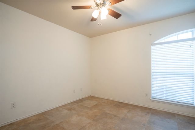 908 Chestnut Avenue, Burleson, TX 76028