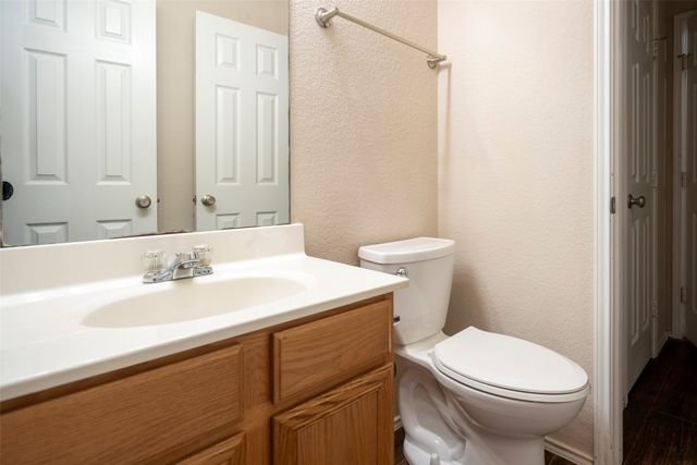 908 Chestnut Avenue, Burleson, TX 76028