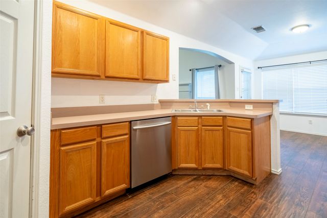 908 Chestnut Avenue, Burleson, TX 76028