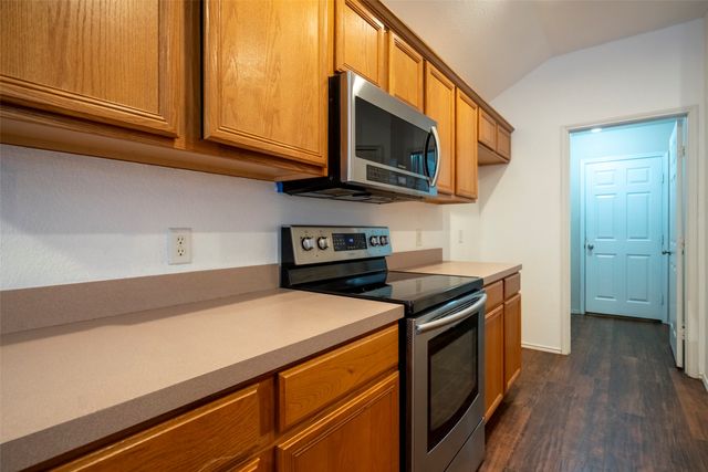 908 Chestnut Avenue, Burleson, TX 76028