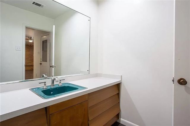 616 Edgefield Road, Fort Worth, TX 76107