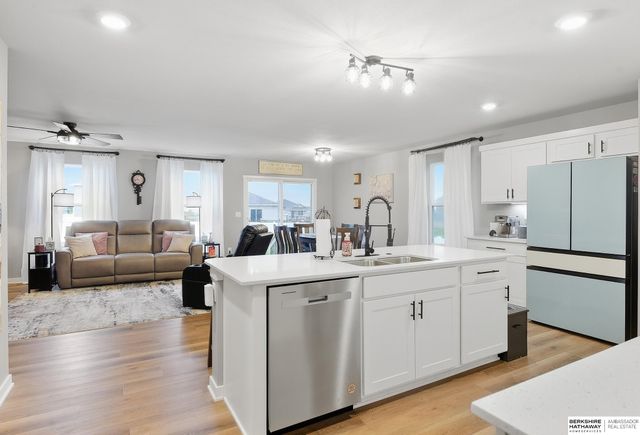 11610 Sunburst Drive, Papillion, NE 68046