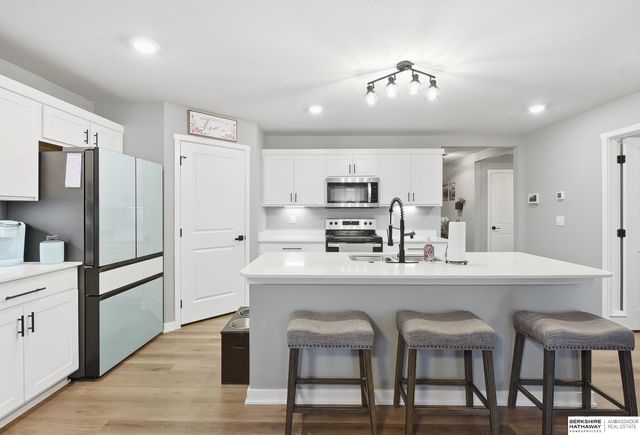 11610 Sunburst Drive, Papillion, NE 68046