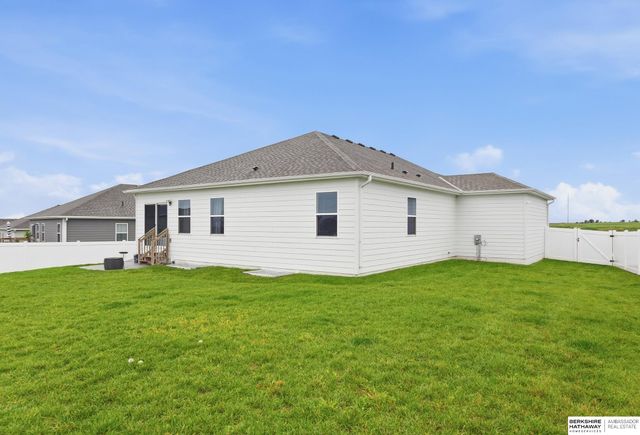 11610 Sunburst Drive, Papillion, NE 68046