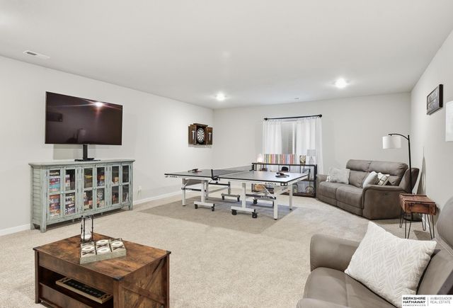 11610 Sunburst Drive, Papillion, NE 68046
