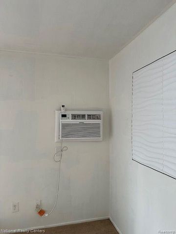 500 Romeo Road 114, Rochester, MI 48307