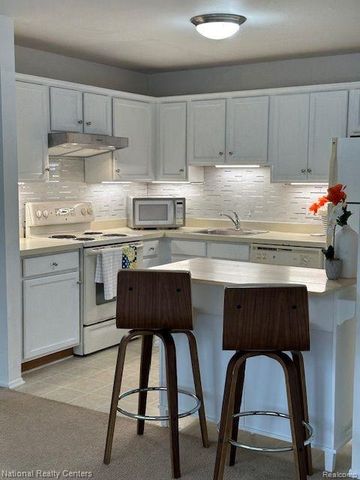 500 Romeo Road 114, Rochester, MI 48307