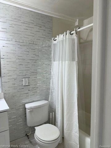 500 Romeo Road 114, Rochester, MI 48307