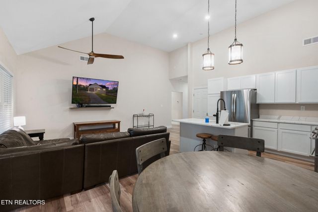 409 Commanche Tr, Seymour, TN 37865