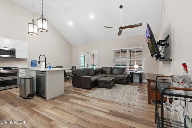 409 Commanche Tr, Seymour, TN 37865