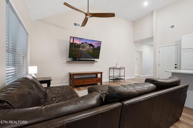 409 Commanche Tr, Seymour, TN 37865