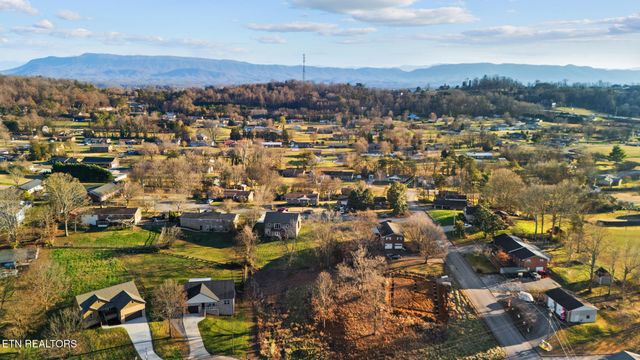 409 Commanche Tr, Seymour, TN 37865