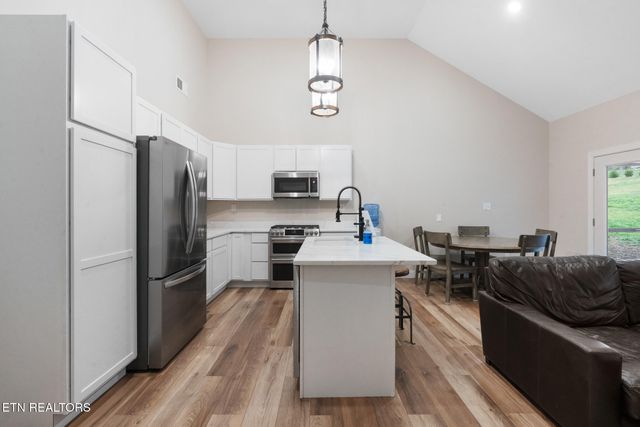 409 Commanche Tr, Seymour, TN 37865