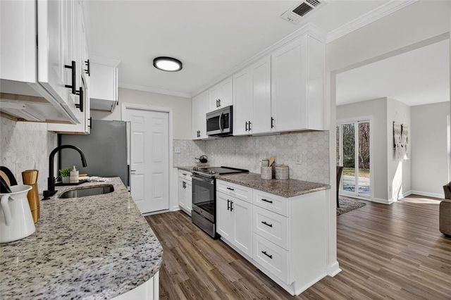 1188 Cottonwood Drive, Lawrenceville, GA 30043