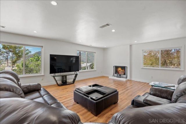 3548 Laurashawn Lane, Escondido, CA 92026