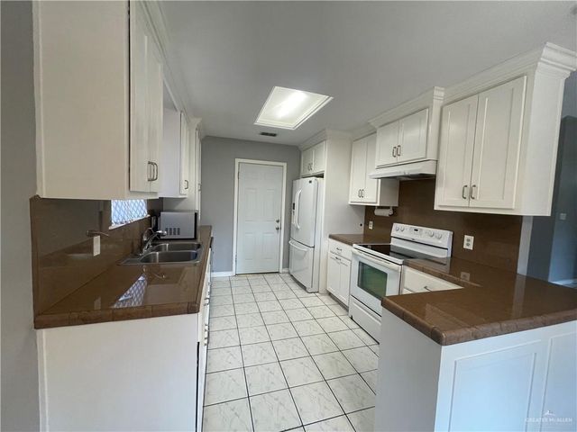 1512 W Cherry Blossom Circle, Weslaco, TX 78596