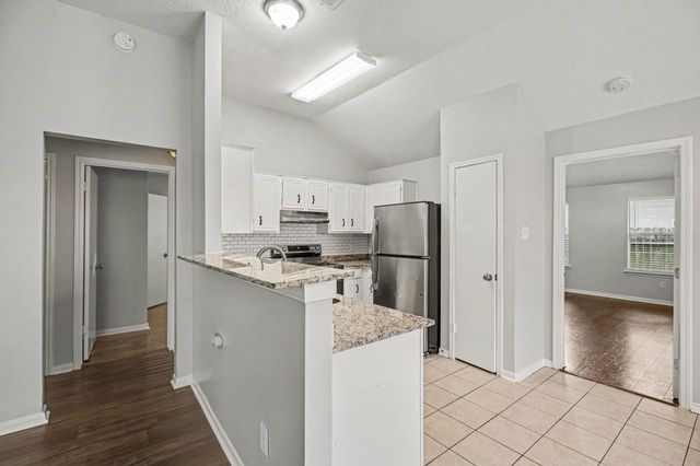4811 Hawthorne Street, Pasadena, TX 77586