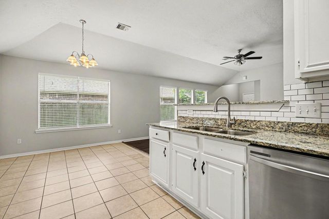 4811 Hawthorne Street, Pasadena, TX 77586
