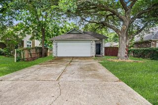 4811 Hawthorne Street, Pasadena, TX 77586
