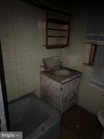 2742 N 29TH ST, Philadelphia, PA 19132