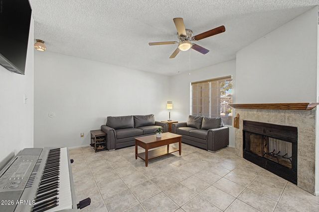 255 S KYRENE Road 117, Chandler, AZ 85226