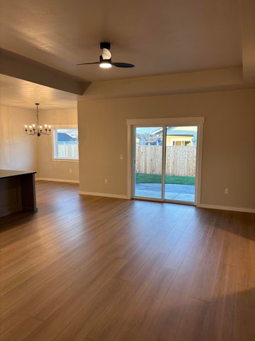 3715 Ford Drive, Medford, OR 97504