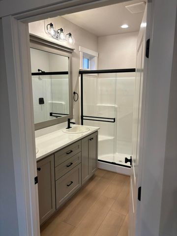 3715 Ford Drive, Medford, OR 97504