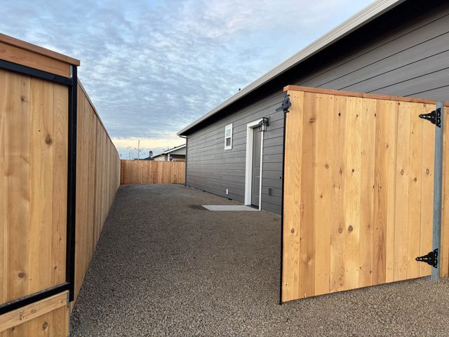 3715 Ford Drive, Medford, OR 97504