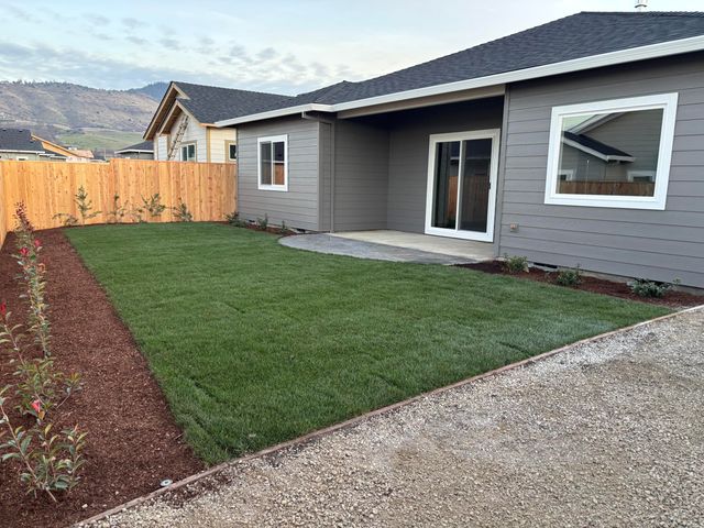 3715 Ford Drive, Medford, OR 97504