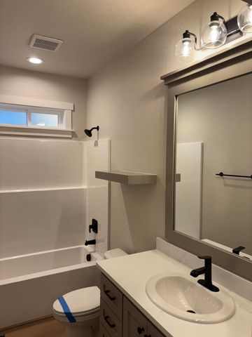 3715 Ford Drive, Medford, OR 97504