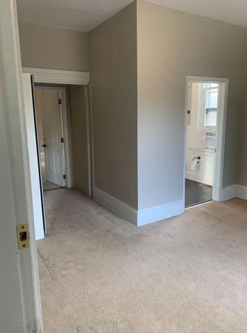 5633 Northumberland St, Squirrel Hill, PA 15217