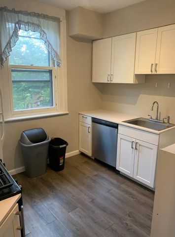 5633 Northumberland St, Squirrel Hill, PA 15217