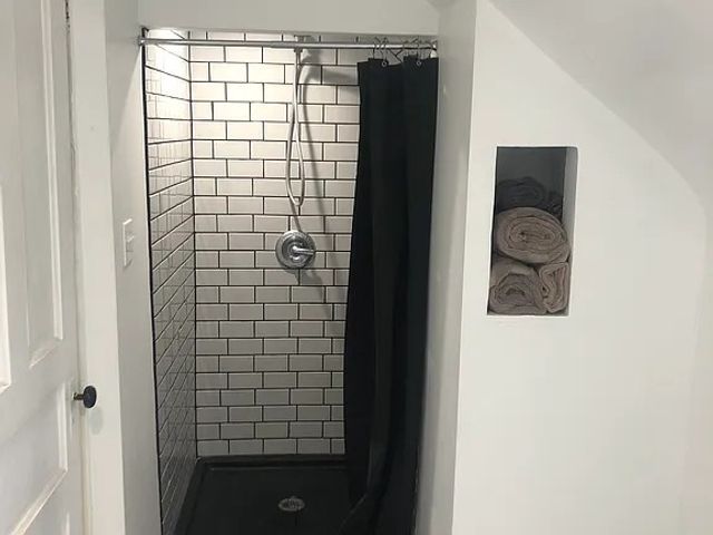 5633 Northumberland St, Squirrel Hill, PA 15217