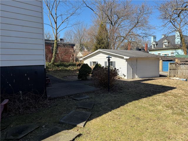 5633 Northumberland St, Squirrel Hill, PA 15217