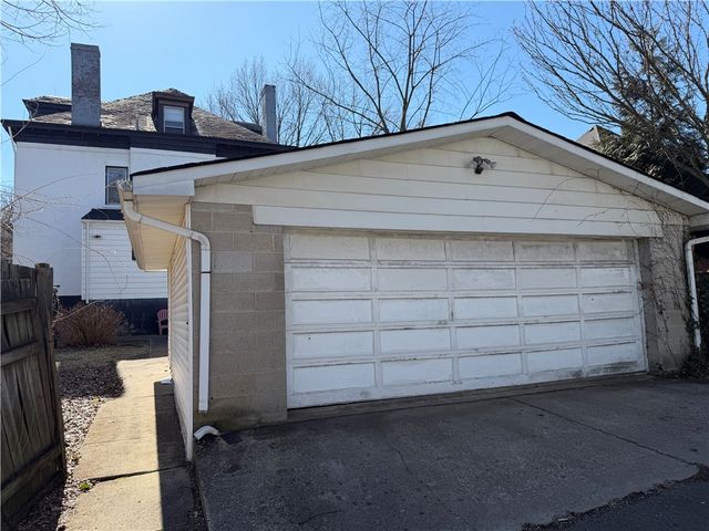 5633 Northumberland St, Squirrel Hill, PA 15217