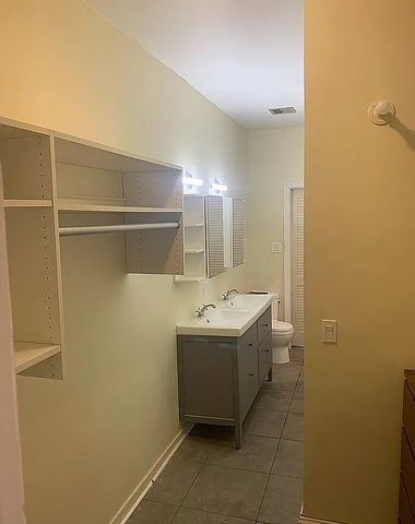 5633 Northumberland St, Squirrel Hill, PA 15217