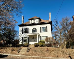 5633 Northumberland St, Squirrel Hill, PA 15217