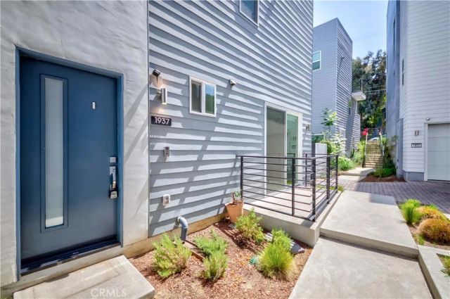 1937 Griffith Park Boulevard, Silver Lake, CA 90039