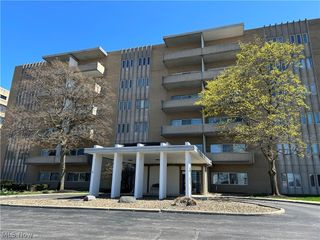 3167 Linden Road 204, Rocky River, OH 44116