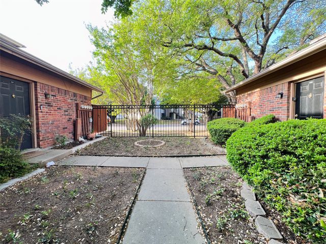 5759 Cedar Creek Drive, Benbrook, TX 76109