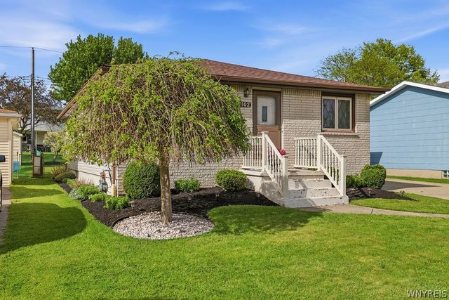 102 North Seine Drive, Cheektowaga, NY 14227