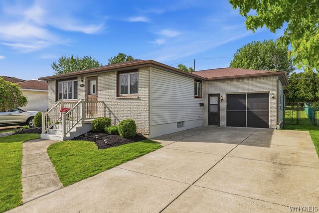 102 North Seine Drive, Cheektowaga, NY 14227