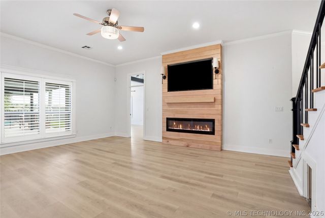 16802 S 11th West Avenue, Glenpool, OK 74033