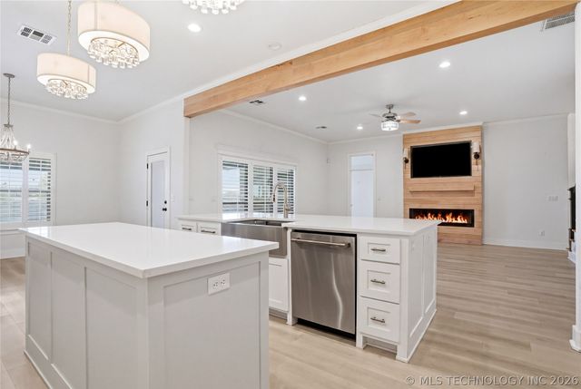 16802 S 11th West Avenue, Glenpool, OK 74033