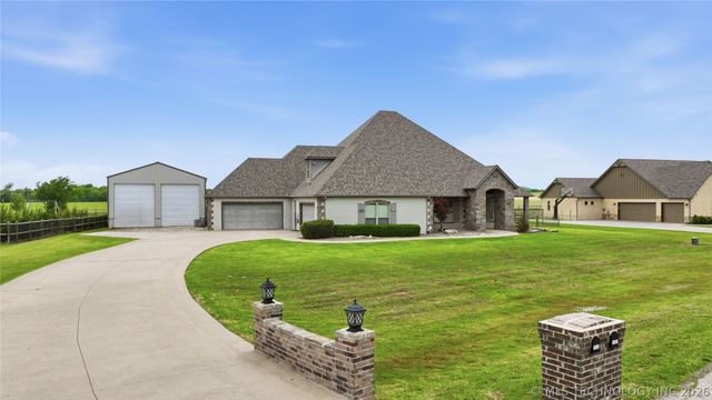 16802 S 11th West Avenue, Glenpool, OK 74033