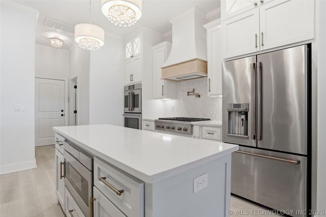 16802 S 11th West Avenue, Glenpool, OK 74033