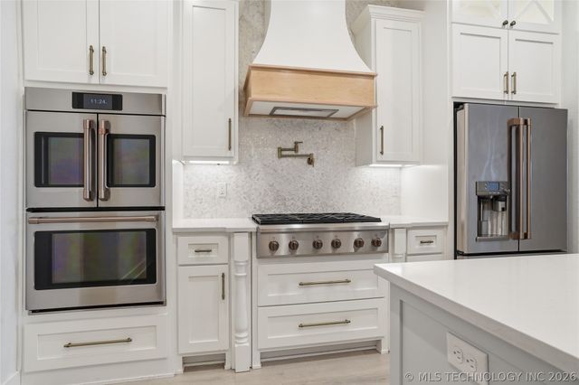 16802 S 11th West Avenue, Glenpool, OK 74033